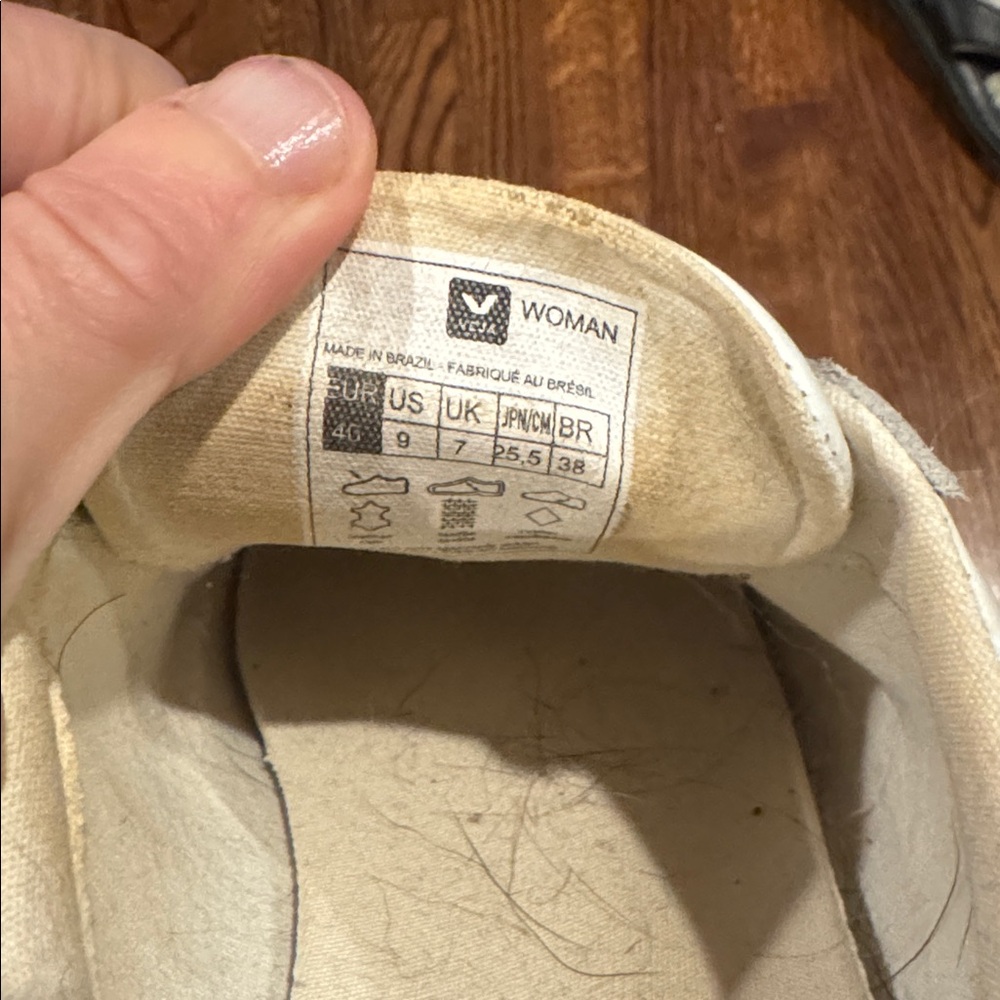 Veja Velcro Leather Sneakers Size 9 - Picture 5 of 5